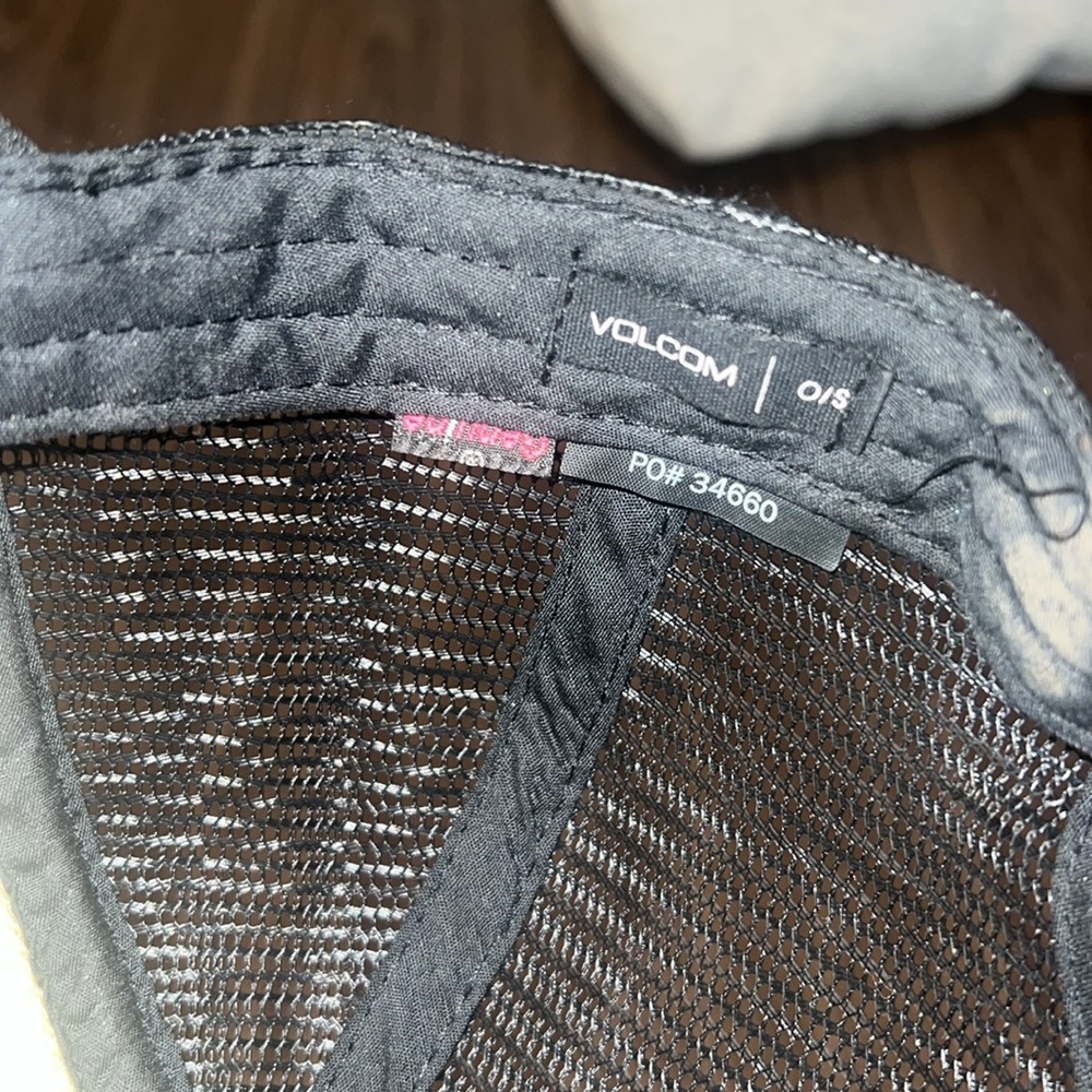 Volcom Black and White Trucker Hat - Picture 4 of 6